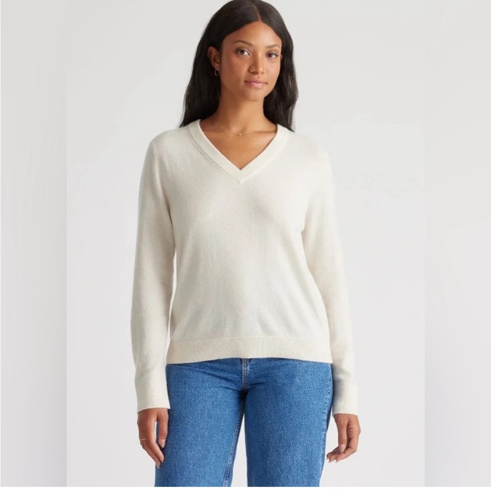 Quince Women's Cream V-Neck Sweater